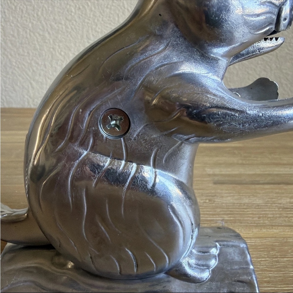 Vintage Nutcracker Squirrel on Log Aluminum Metal Figure Made In Taiwan - Picture 11 of 14